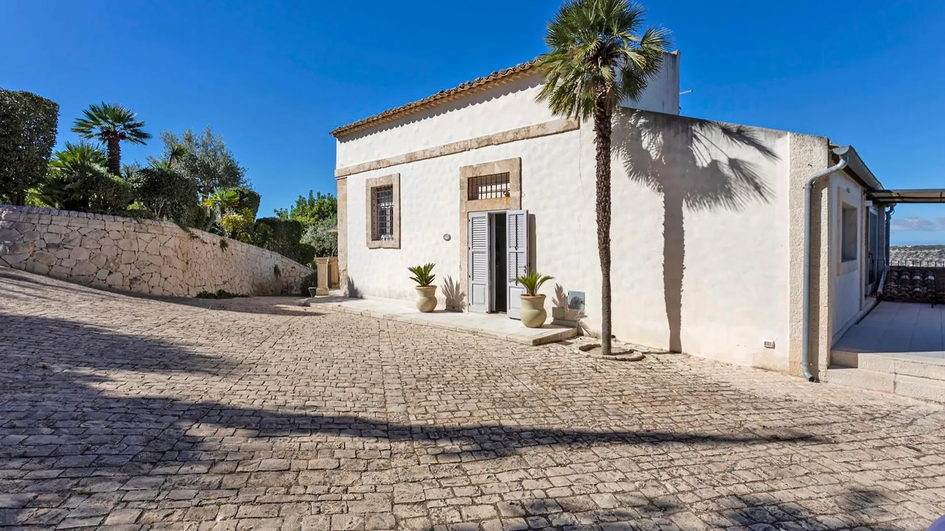 Villa Iris - Happy Rentals Шикли 0*,  Италия